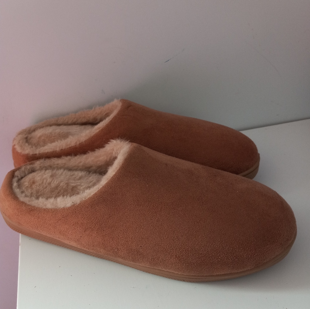 Health O Meter Women's Massaging Slippers size fits 5-7 cozy warm.